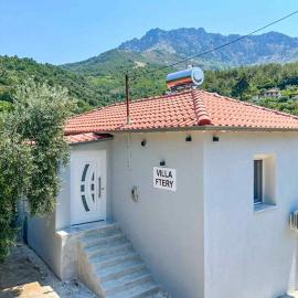Villa Ftery, hotel a Rakhónion