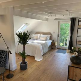 Hope Valley - Studio - Sleeps 2 - Parking