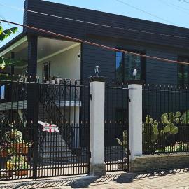 Ios Guest House 2, hotel in Kobuleti