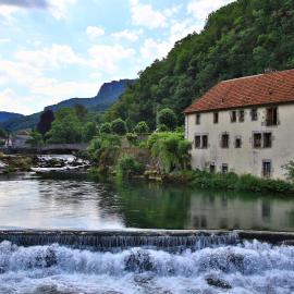 Au fil de Lods, hotel em Lods