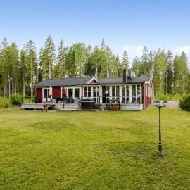 Holiday Home Jönsamåla by Interhome، فندق في Ryd
