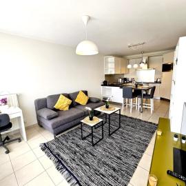 City Escape - Cozy 1BR Flat with terrace&parking
