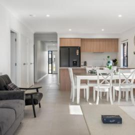 Modern 4BR Family Home in Quiet Ripley Location