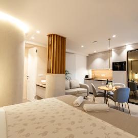 Rooms & Apartment Laura