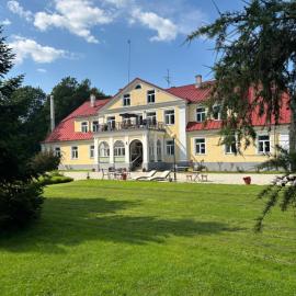 Kailes Manor, hotel en Aasa