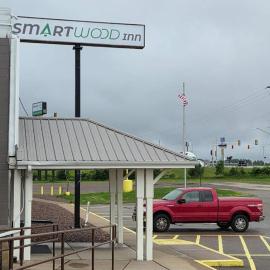 Smartwood Inn, hotel a Osseo