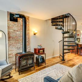 Dtwn at Your Door: Historic Frederick Gem w/ Yard!, khách sạn ở Frederick