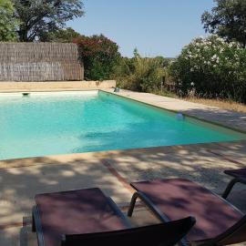 Mas provençal de charme au milieu des oliviers