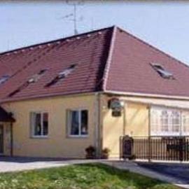 Jízdárna Otradice, Hotel in Otradice