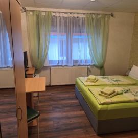 Pension & Ferienhütten Zur Alten Werft, Hotel in Alsleben