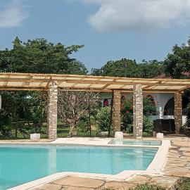 Fred Hunter Villa, hotel i Tiwi
