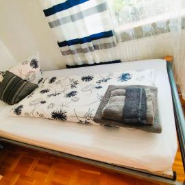 Ruhige Zimmer in WG, hotell i Laupheim