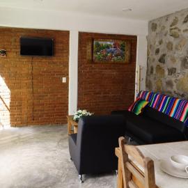 Find Your Perfect Mountain Retreat at House Earth, hotel a Xuchi