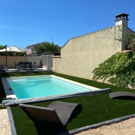 Maison avec piscine et jardin, hôtel à Salses-le-Chateau