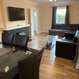 3 bedroom home Kirkcaldy, hotel v destinácii Fife