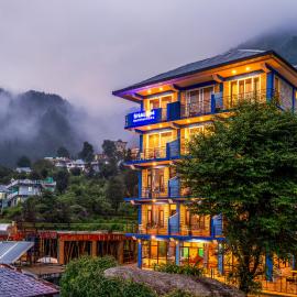 Shalom Backpackers Dharamkot McLeodganj, hotel in McLeod Ganj