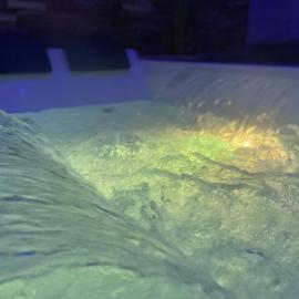 Nuit Magique en Love Room avec Jacuzzi Privé, Hotel in Vierzon