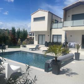 Maison contemporaine, hotel en Roquemaure