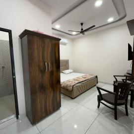 V2 Guest House, hotel in Jalandhar