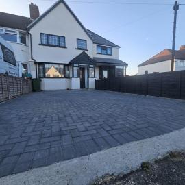 Large 5 Bed Home with 3 Baths and Parking