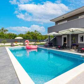 Holiday Home Terra Dalmatica with private pool