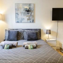 Modern Studio in Maidstone by Stayfolk, ideal for Business & Contractors