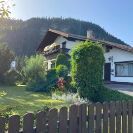 Ferienhaus Greti Ehrwald, hotel u gradu Ervald