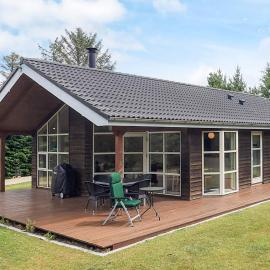 6 person holiday home in Løgstør โรงแรมในLøgsted