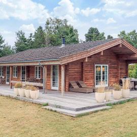 4 star holiday home in Væggerløse, хотел в Bøtø By