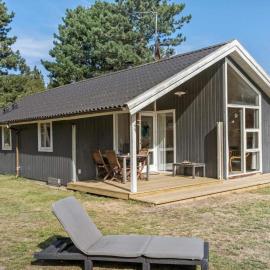 8 person holiday home in Rødby, hotel v mestu Rødby