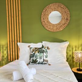 Yana Room - Centre ville, 2 chambres, espace travail, Wifi fibre