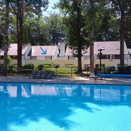 Studio Eik 105 at the pool in nature domain, hotel em Aan de Wolfsberg