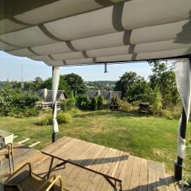 Hilltop view - 2 bedroom house with garden bbq - private parking - 12min to Uzupis anytime