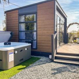 The Lodge Pod, hotel in Barrow in Furness