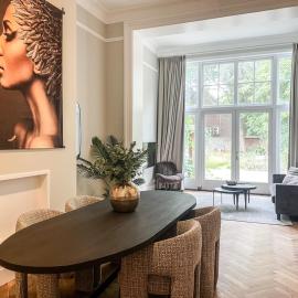 Luxurious Apartment with equipped kitchen