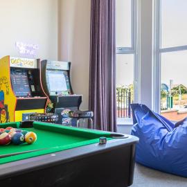 Entire Home on Beach Front, Sleeps 25 with Free Parking
