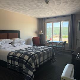 Kelly's View Motel, Hotel in Boularderie East