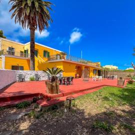 Villa Raffaele Musto, hotelli kohteessa Ventotene