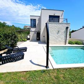 Villa Green s bazenom, hotel a Medulin