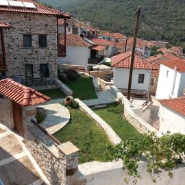 Annousa's House & Studios, hotel a Kallirákhi