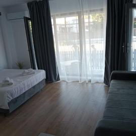 Nicholas Studio Saturn, hotel in Mangalia