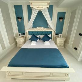 Luxury by White Titanic Breeze