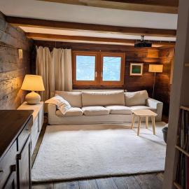 Cosy Wooden Home in the Swiss Alps, hotel v destinácii Cavagnago