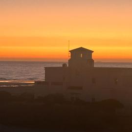 Appartement vue sur mer et piscine, hotel in Al Houara