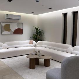 شقة فاخرة بثلاث غرف نوم وصالة, hotel in Al Khobar