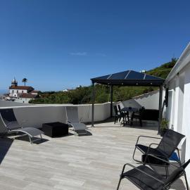 Moradia da Fonte Sea View 1 to 6 p, hotel a Lomba