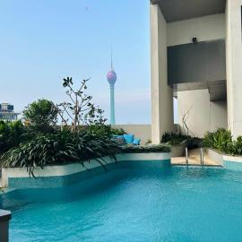 Colombo Skyline Luxury Apartments at Tri-Zen - Pool and Amazing City Views, hotel in Colombo