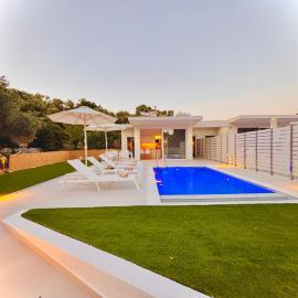 Zorbas Family Villas, hotel u Skijatosu