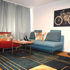 GraceHomes - 3 Room Apartment, Airport, Stuttgart Messe & Fair, Garage, Ventilator, Free Coffee, WiFi, 6 Guests Max, hotel u gradu Lajnfelden-Ehterdingen