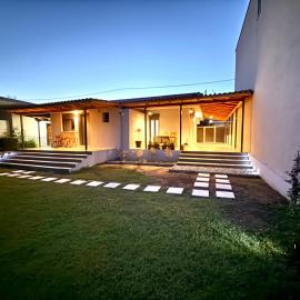 The Yard Place, hotel in Zacharo